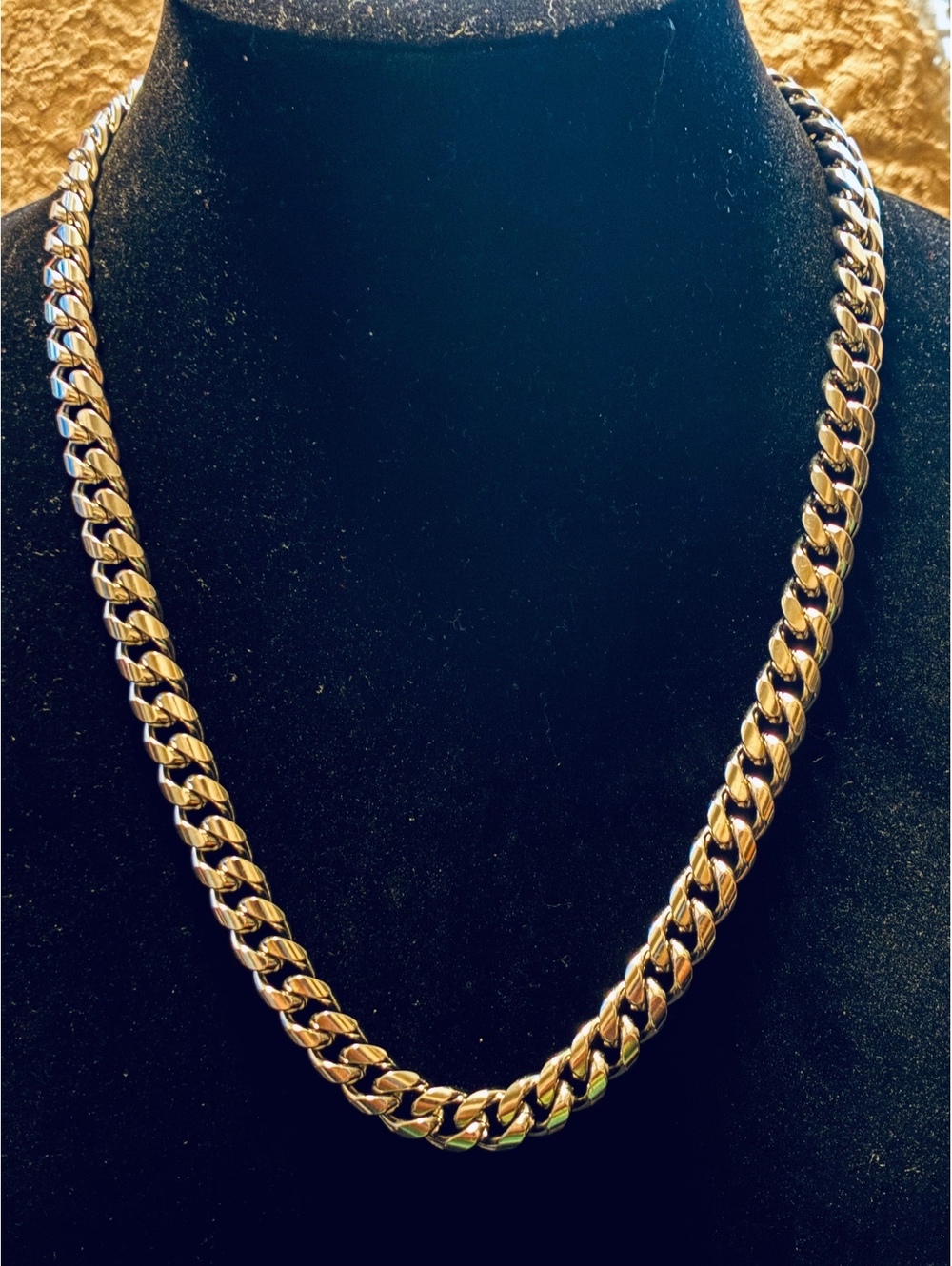 Men's Solid Stainless Steel Cuban Link Chain Necklace – 22 Inch, 10mm